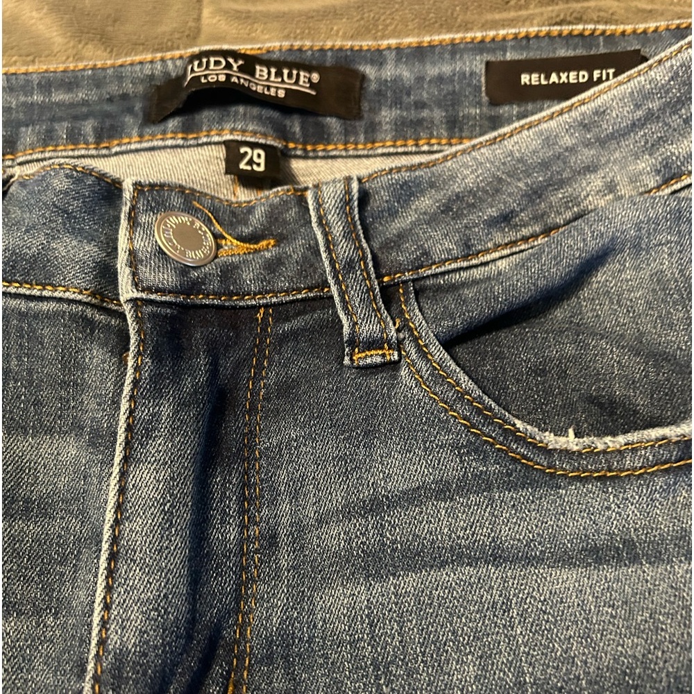 EUC Judy Blue Relaxed Fit skinny